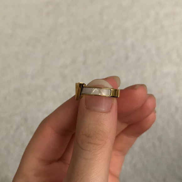 Opal and Gold V Ring - Picture 15 of 16